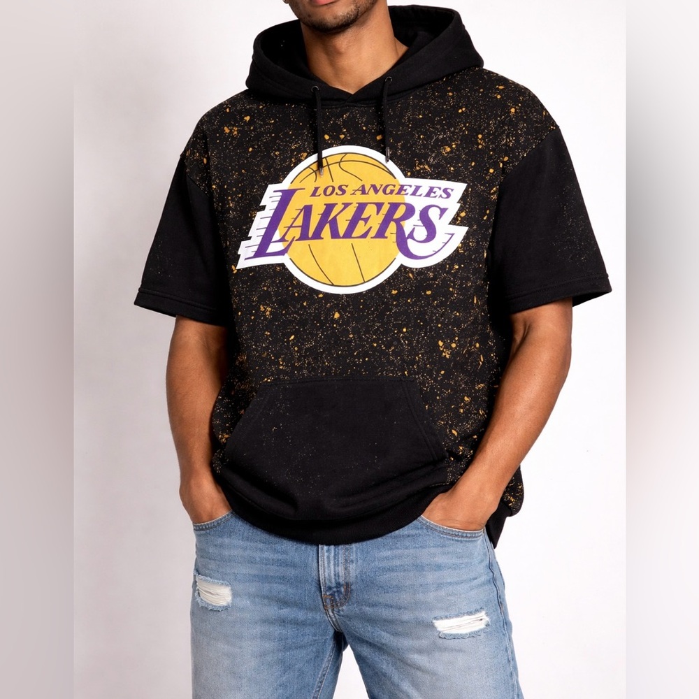 Los Angeles Lakers short sleeve hooded sweatshirt. Mens. NBA. Good condition XXL - Picture 1 of 7